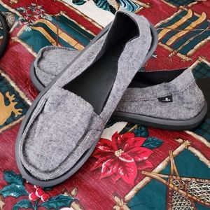 SOLD Sanuk Sidewalk Surfers Size 7 New